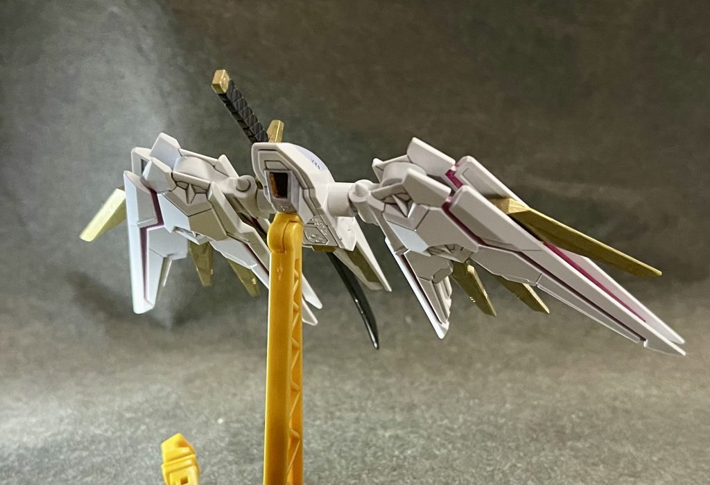 プラウドディフェンダー①これ単品発売にしたならせめて、ビームサーベル1本は付けて欲しかった(ﾉ∀`)