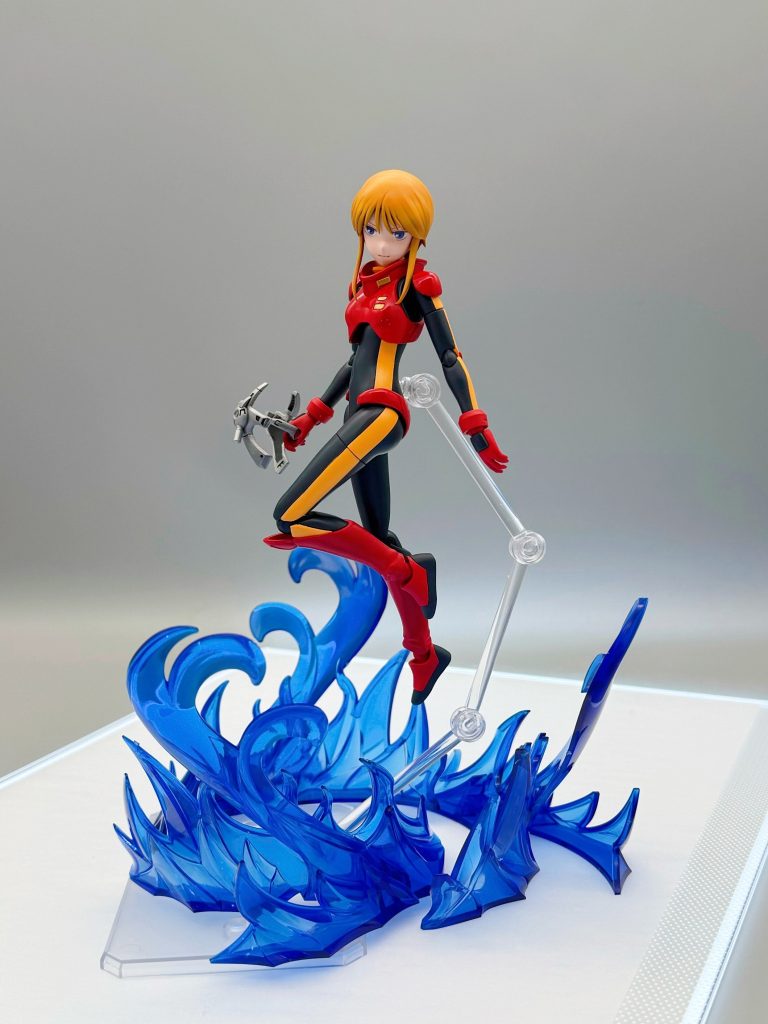 フィギュアのプルツーを意識した感じにしてみまた。エフェクトパーツは今回グッスマさんのモデロイド、ウエーブエフェクトを使用してます。