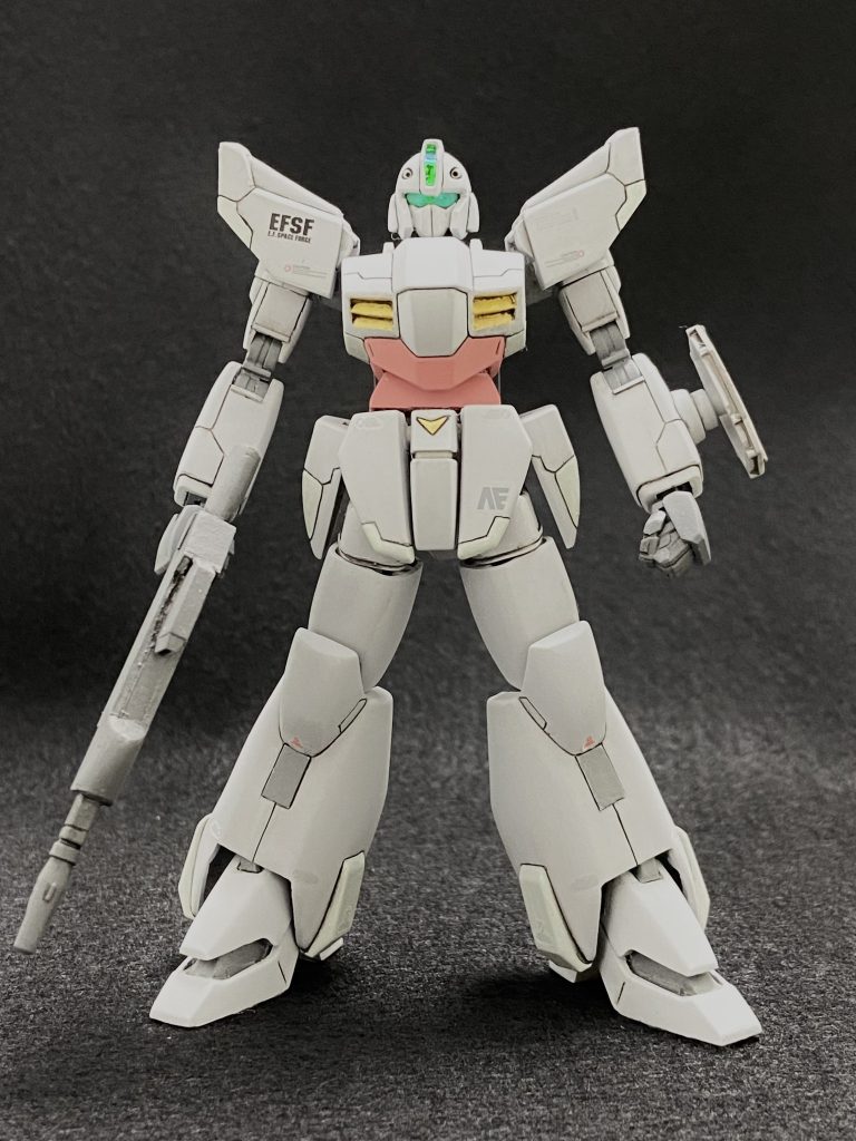 F91パーツの使用箇所は 下記の通りです。頭部: PC受け(顎周り)胴体: 基部腰:基部、フロントアーマー接続軸と受け肩: アーマー(短縮)、基部腕: 上腕、前腕は基部のみ脚: 腿(幅増し)、膝と足首の関節ライフル: 基部 