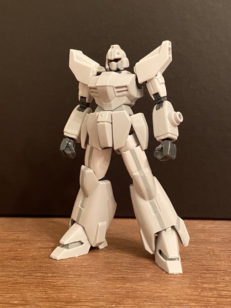 明るい白がF91、くすんだ白(グレー？)がジェムズガン、薄いグレーがプラ板です。手首はピルドパーツに交換しています。