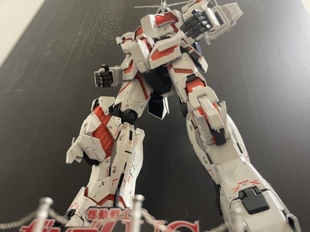 実物を見上げるとこんな感じでした。