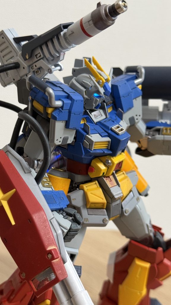 各所にメタルパーツも仕込みました。