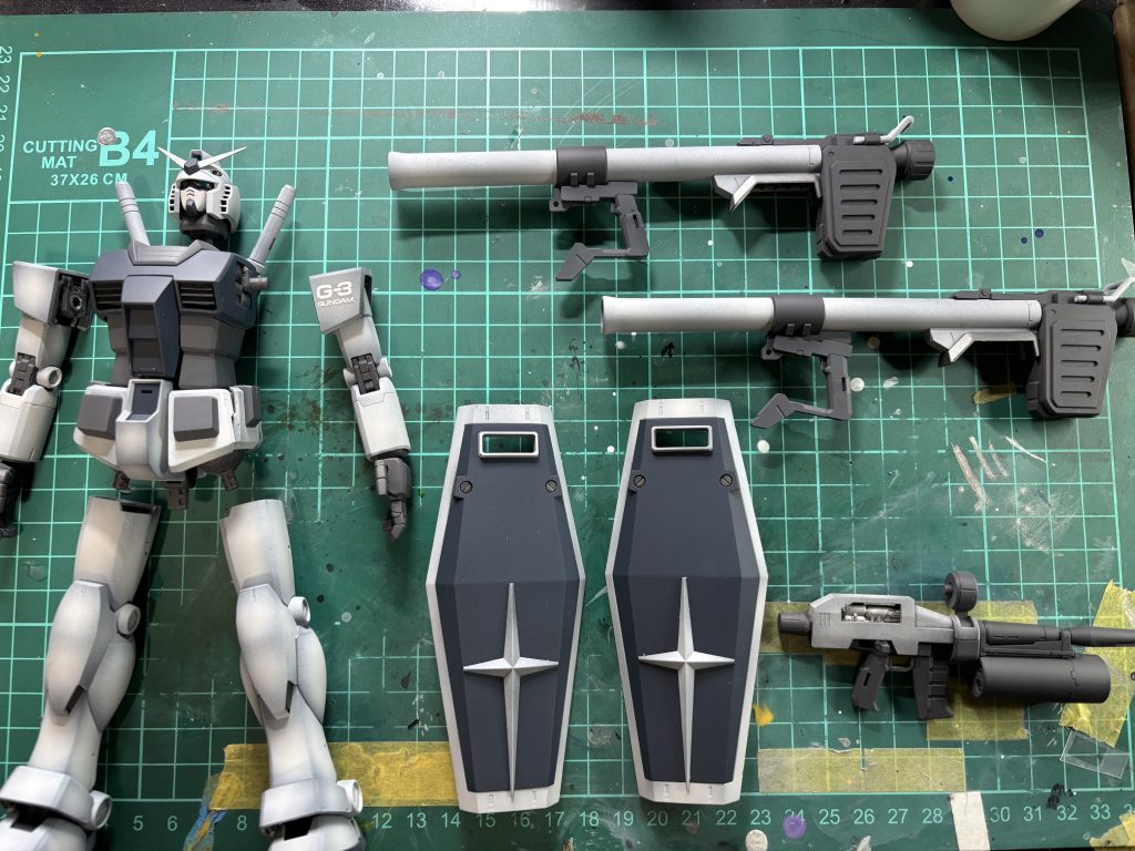 最近モチベが低かったり家に帰れなかったり、ゲームもハマってたりで、プラモから少し離れてましたが、やはり完成すると気持ちいいっすねw またなにか作っていこうとおもいます!励みになりますのでいいね、コメントやご指摘よろしくお願いします(*^^*)(股間のVが居なくなりました!誰かーー!!)