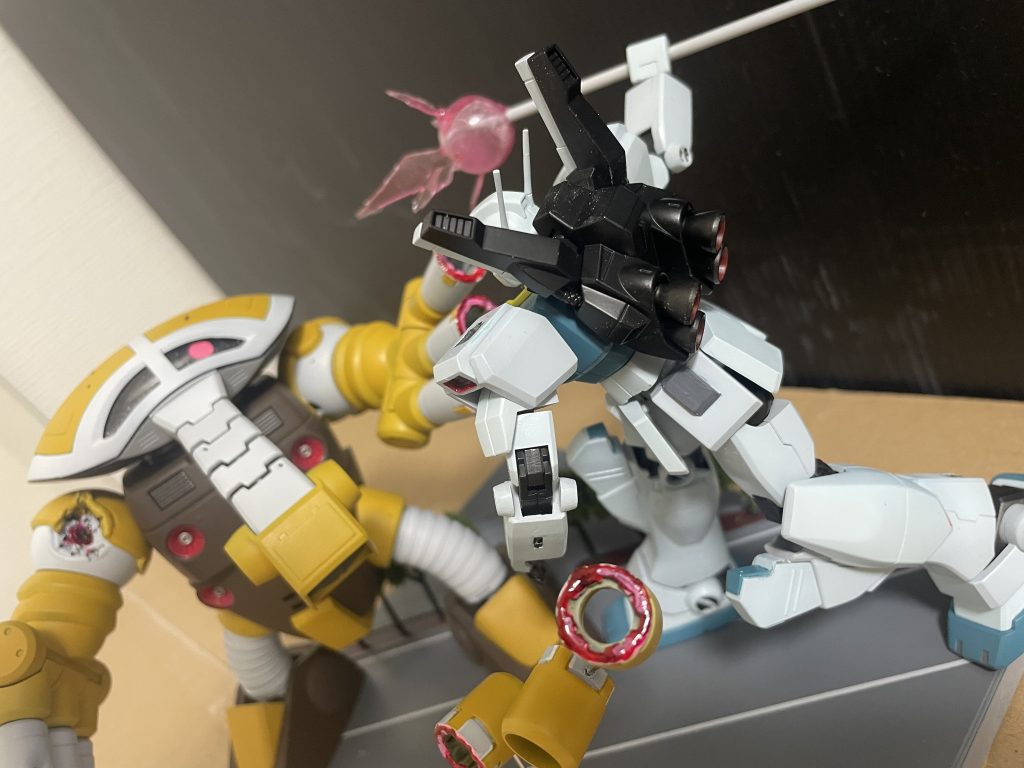 ジュアッグvsジム(！？)–3枚目/制作者：セントピース