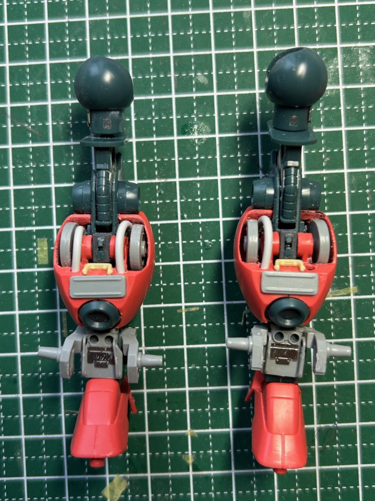 両脚ふくらはぎ部。