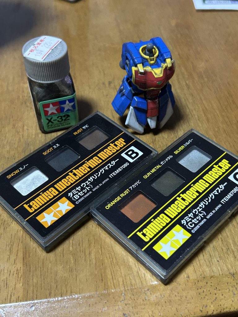 ウェザリングマスターとパステルシャドウとチタンによるドライブラシで汚しました