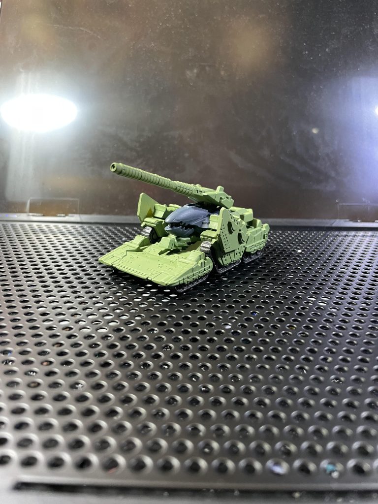 中古で入手しましたヒルドルブ、最初は「軽く汚したら渡しますよ〜」なんて言ってたんですが、せっかくの機会だからジオラマをやってみようと思い挑戦する事にっ!☝🏻