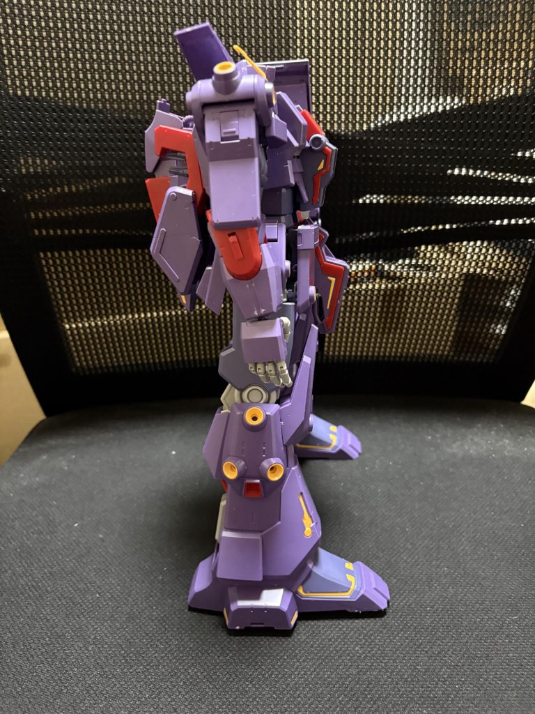 サイドポーズです。