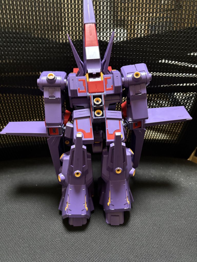 モビルアーマー形態です。 