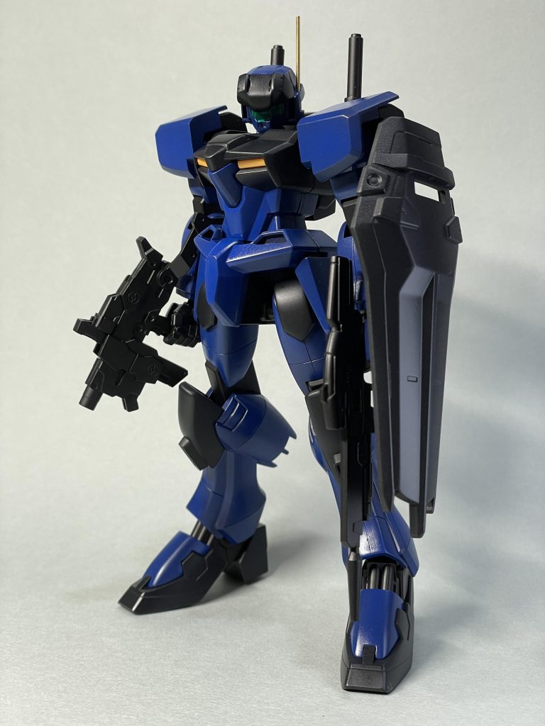 アルトの銃とFGアストレイの銃&盾アルト銃はトリーガー削って深く持たせないと、、、と思いつつ面倒くてやってないです。