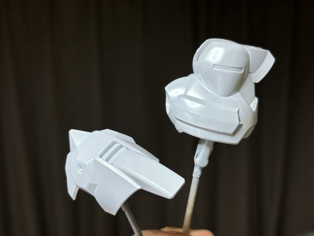 塗装はオリジナル技法のミモ'sホワイトで。コレ、手間がかかるし塗膜も厚くなりますが、メタリックさと深いパールの輝きがありつつ、全体的にはシルバーではない、しっかりとしたホワイトとして発色できるので多用してます！……無いとは思いますが、需要ありそうなら解説とかXでポストしよかな。