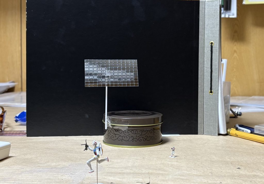 大丈夫。アタシにはコイツらがついてます(zaku-kao8)