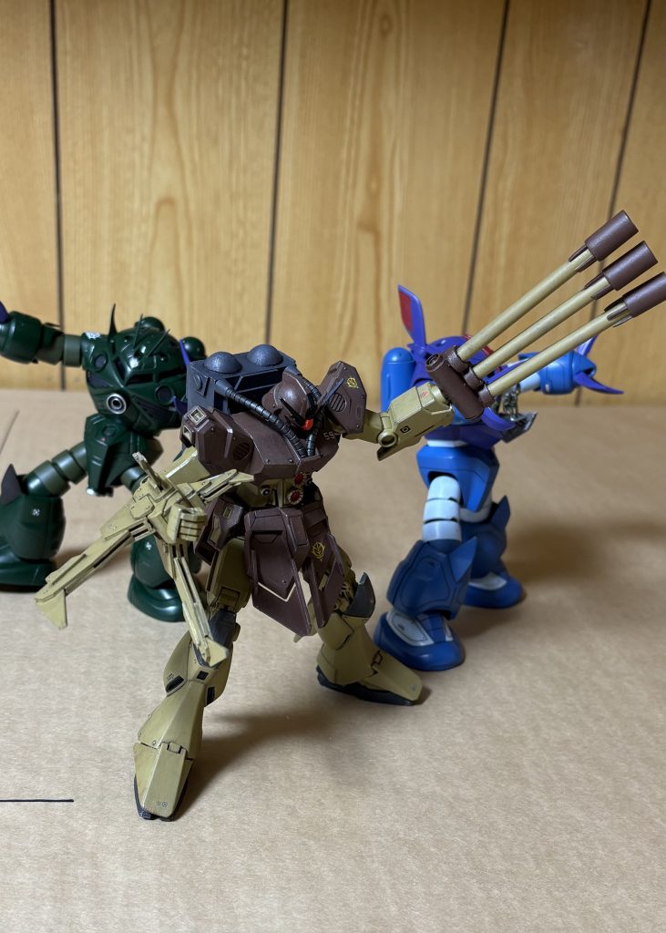 MAXアゴを引いて顔もゴッグです。