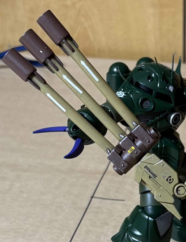 コレはどう説明すればいいか悩みますが、親戚のトンデモ兵器を装備させました。ゴッグです。