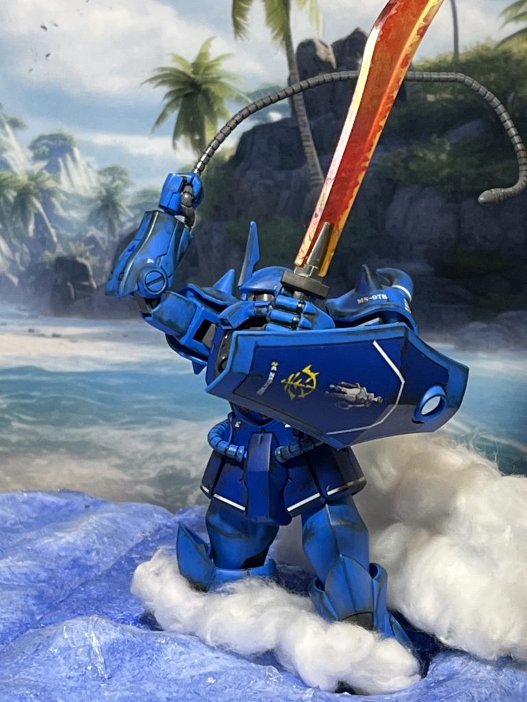 墨入れ、ウェザリング、デカール。背景をどっかの無料背景サイトで後から用意したので海の色と調整することが出来なかったのが反省点。海のグフもかっこいい。