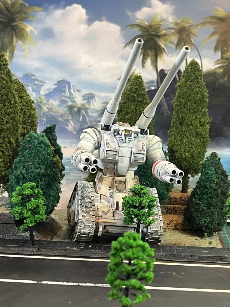 いざ、ガンタンクといっても作った経験がないのでイメージが湧かなくて困りました。（R-44やザクタンクは作ったことあるが）