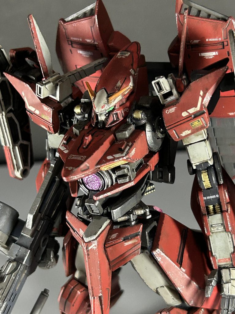 眼はシールです　凄い光るんです　カッコいいです