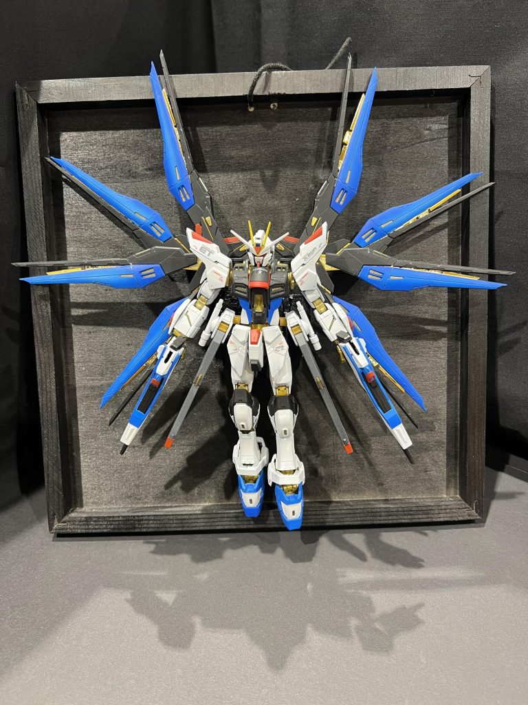 ポージング維持の為、固定(gundam-kao4)