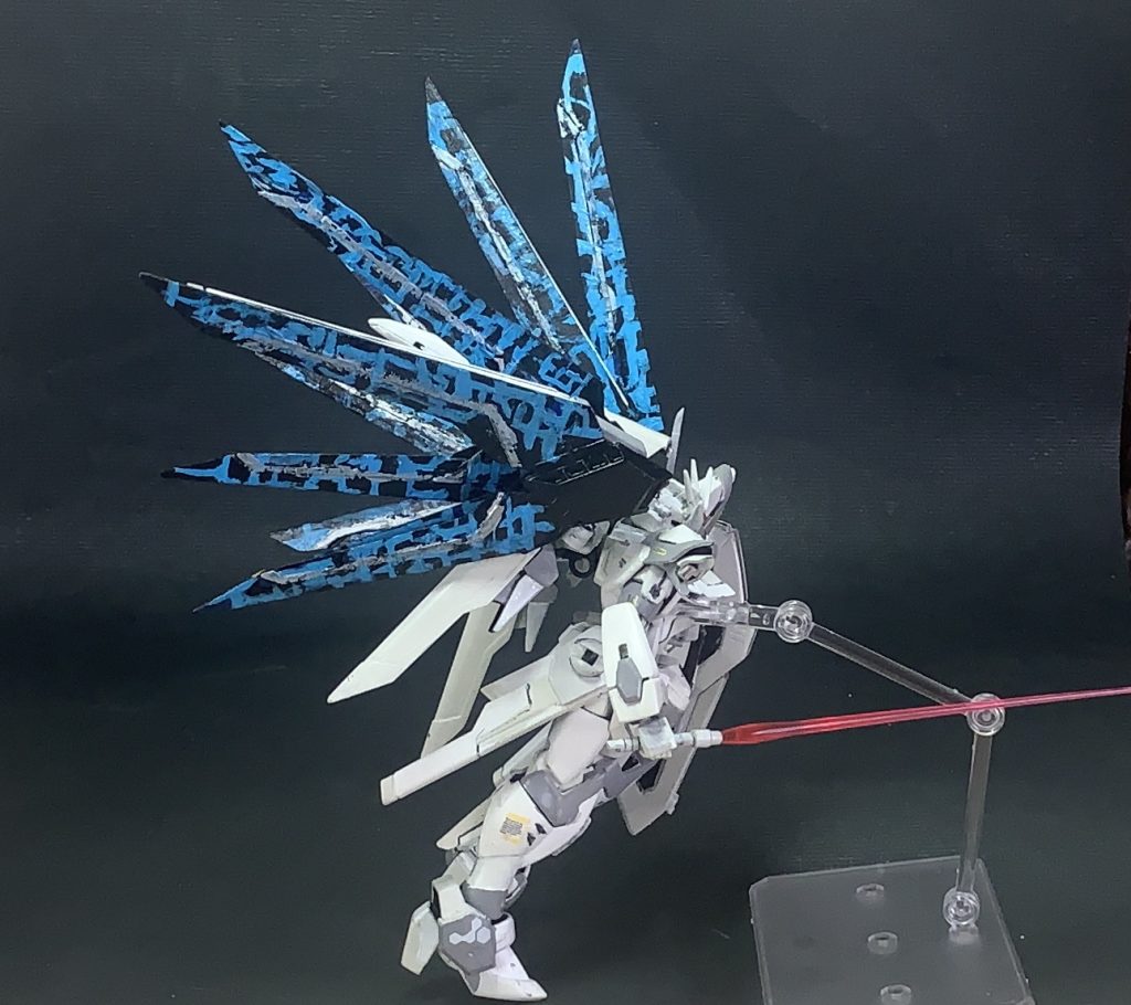 青のサーベルポーズ