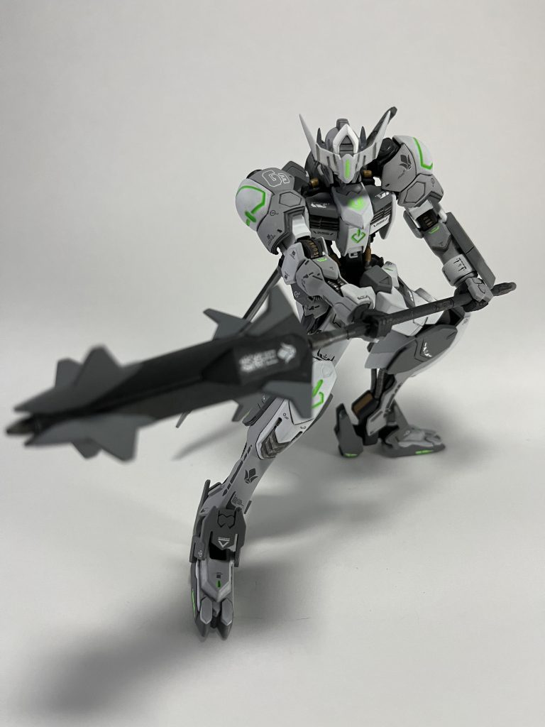 メイス装備。レクスと同じものかと思っていましたが大きさが全然違いました。