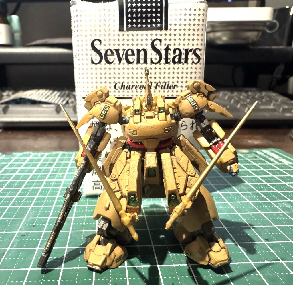 百式よりパーツ多かった気がするけどアイツよりかは楽だった気がする。隠し腕の腹の部分のパーツ逆に組んじゃって外そうとしたらどこかに飛んで消えたぐらい。