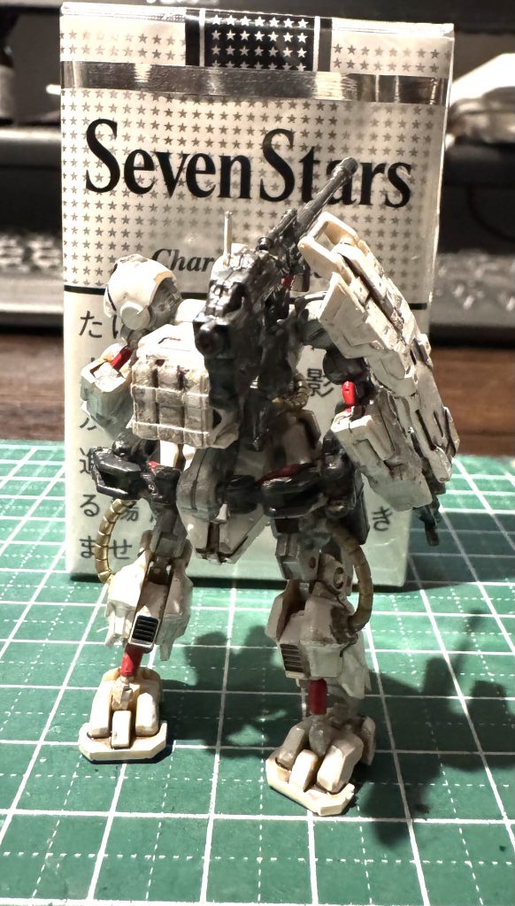 アレなんだろうなー、本気で塗ろうとするなら小筆を剃刀で裂いてモノクルルーペとかでやるんだろうなー、とか思った。