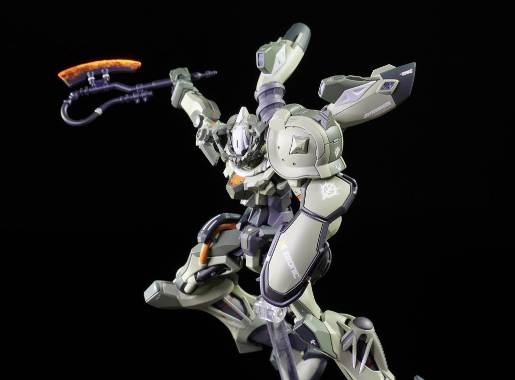 映画は公開から1か月くらい遅れて見ました！見る前、また内容に関する情報が出る前からフォルムが丸い部分が多くジオンの機体とミキシングしたいなと思ってましたが、まさか本当にジオン製だったとは、、、