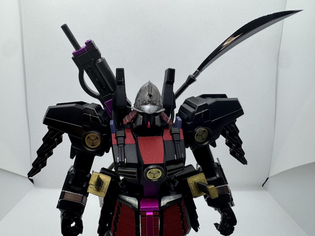 「前立」取り外せるよ!(穴あいてるけどな)