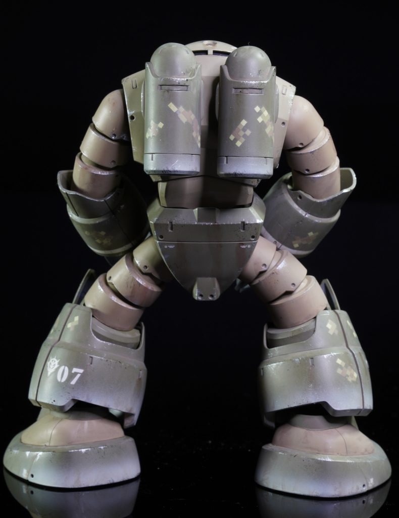 パチ組で長らく放置していたキットでしたが、友人に組み立て前のシャアズゴをプレゼントすることになり渡すまでに時間があったので、ちょろちょろ工作してたら、結構な工作量となってましたwビフォーアフターを見せることができました!だけど、模型やってない人からしたら『よくわからないけどかっこよくなってる気がする』程度、、、wディティールアップなんて自己満ですかね!