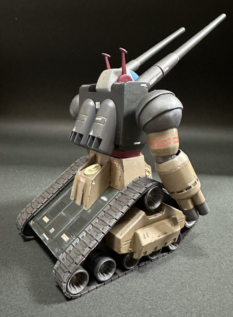 思えばこのモビルスーツ、機動戦士ガンダムにおいては旧キットとHGの価格差がいちばんない機体かもしれません。当時、買おうかどうかすごく迷ったのを覚えています。いちばん価格差のあるＭＳは今だとゾックあたりになるのかな。