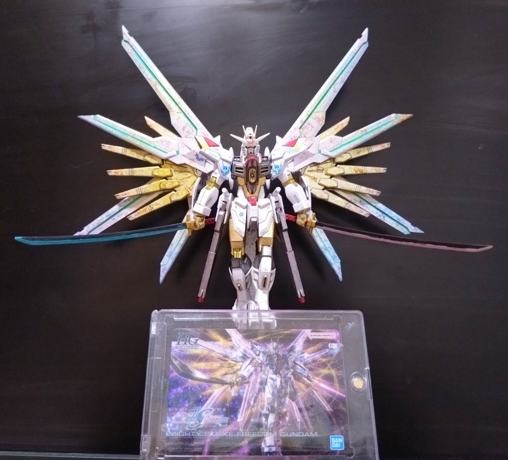 グミに付いてたトレカと