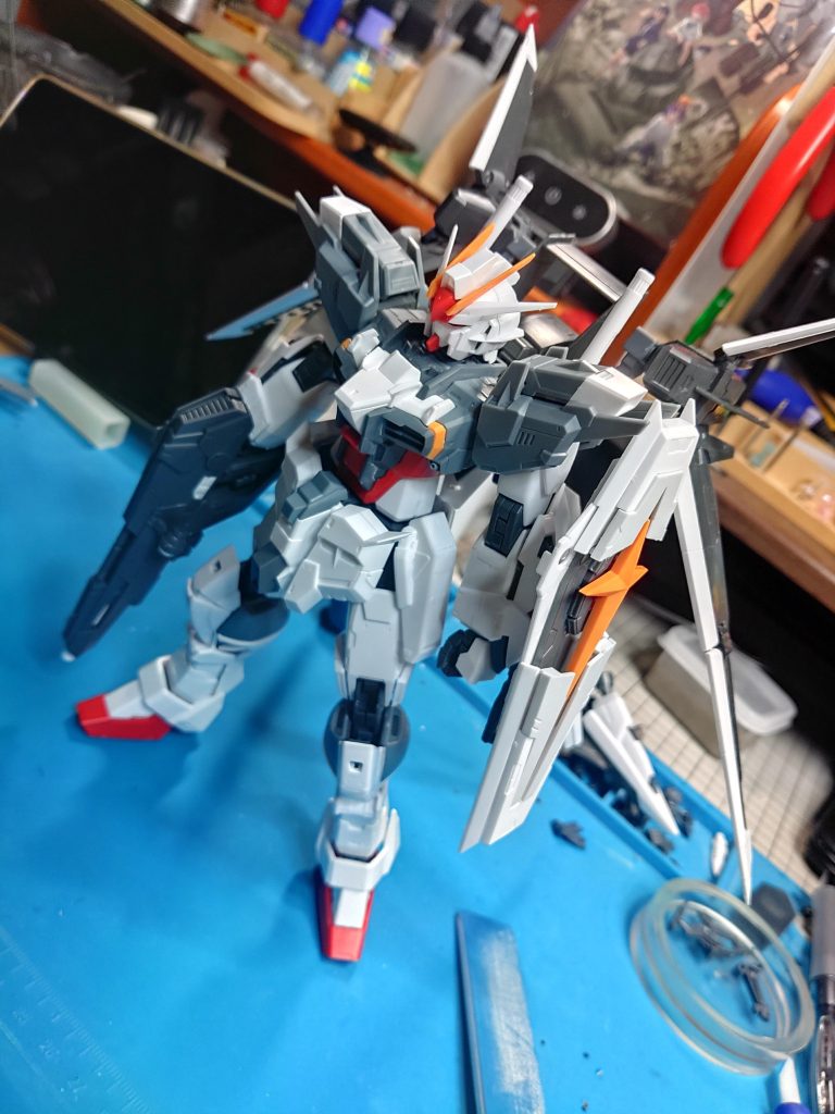 早速、素組みです…かっこいいですね、エクスインパルス！基本工作の確認の意味でも面処理、モールドの彫り直し等、昔から手癖でやってる事を意識してみます