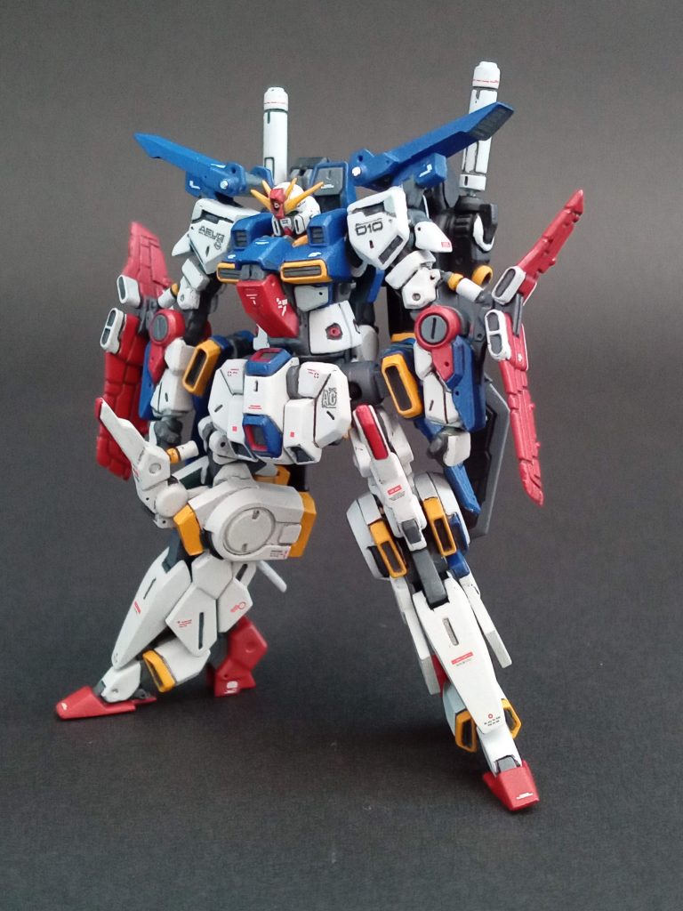 両肩と腰のデカールが自作です。アーティファクトサイズのデカールも出してほしいですねー