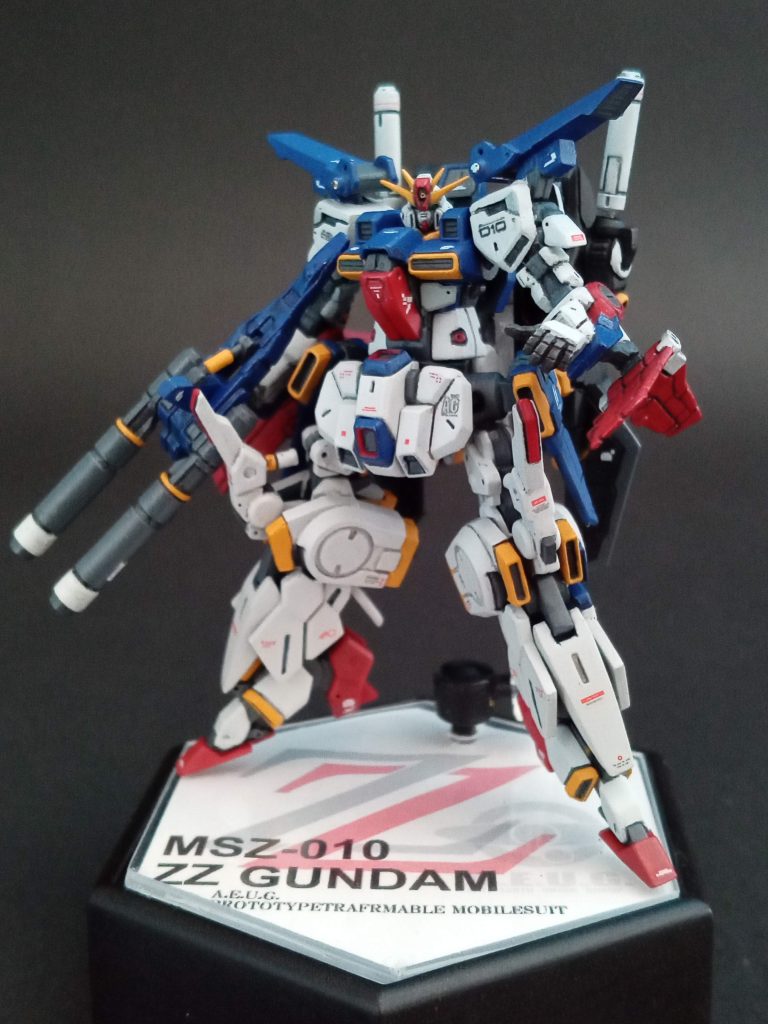 はい!いつものガンダムシャープナーの台座。