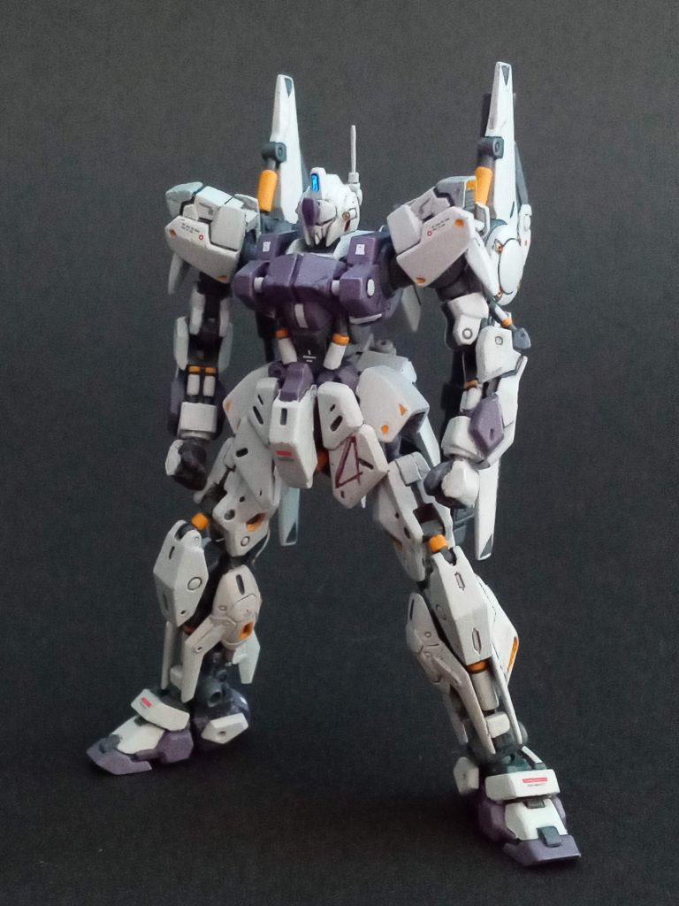 アムロ専用の百式タイプ。ディジェよりもガンダムタイプがアムロにあってると思います。色も白×紫のハイニューカラーなのもイイ!アムロのAマークもおしゃれっ