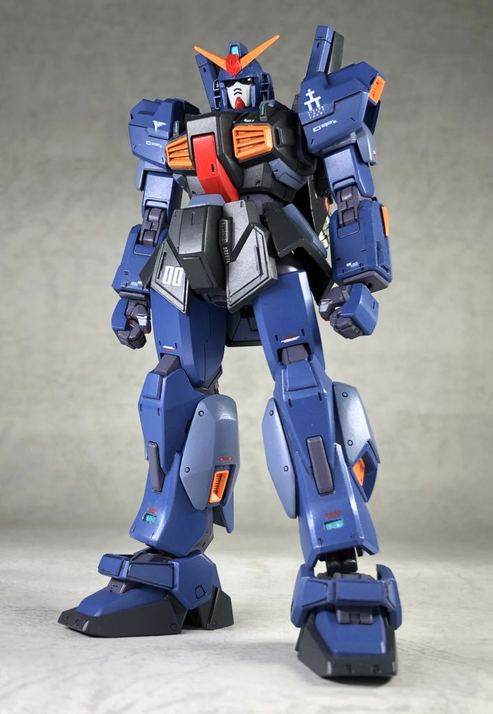 主な加工箇所塗分けが面倒な袖口の配色部分の別パーツ化腰装甲の形状変更脹脛増加装甲、脛にクゥエル風センサー追加足首装甲とスリッパ大型化握り手 他キットからの流用(多分UC系)