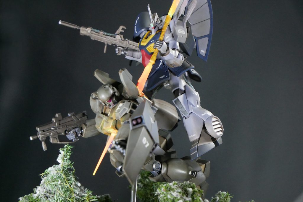 １/144　HG　ディジェ　と　HG　ジェガンD型ナラティブ.ver　ジオラマ–4枚目/制作者：suteteko76