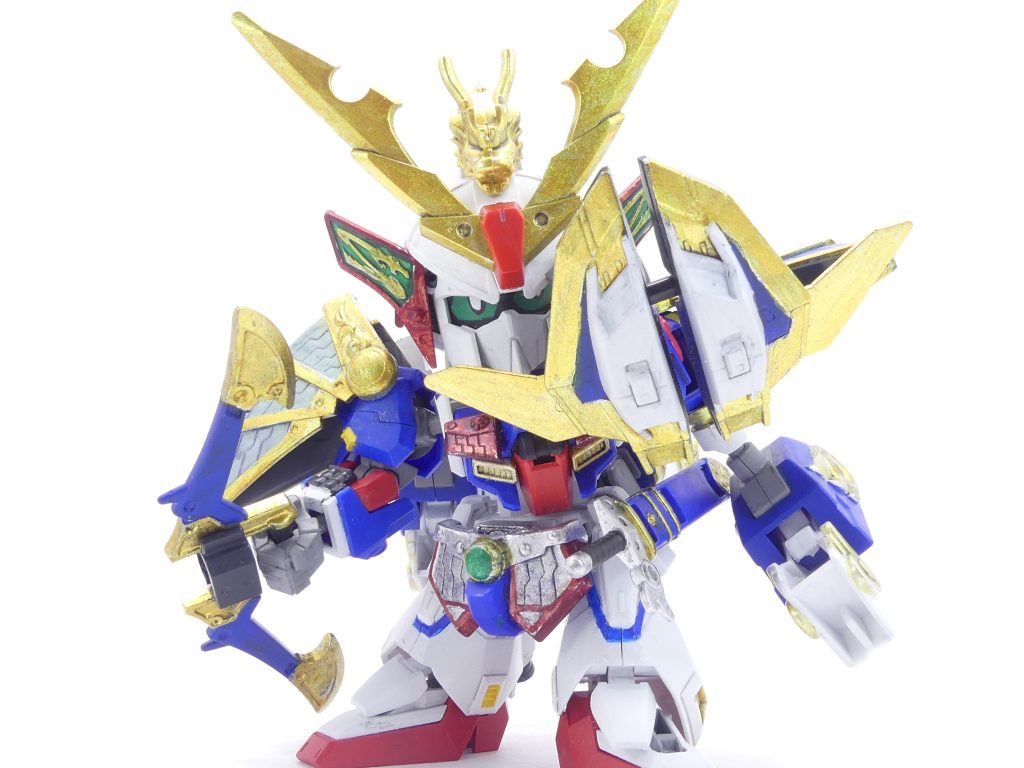 短盾(ショートシールド):取り回しの良いシールドパーツ。ヘッドバスター・バルカンなど:SDCSゼータをベースにしている事もあり、それらの武装も一応使えるようにしてある。具体的には右腰のビームサーベル、両腕のグレネードランチャーなど。そして頭の中央には豪華大将軍のパク…いやリスペクトのヘッドバスターが搭載されているとか…