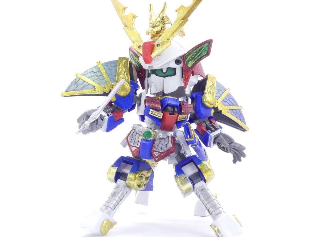 キリンオラシオン:脚部を入れ替え、後ろ足を展開した高速移動形態。通常の100倍で移動できるかは定かではないが…とにかく人馬一体の素早い移動が可能。蒼天丸紅天丸の脚部。前足部分は無改造、同じボールジョイントではめられます。後ろ足はパワードアームズパワーダーで展開。