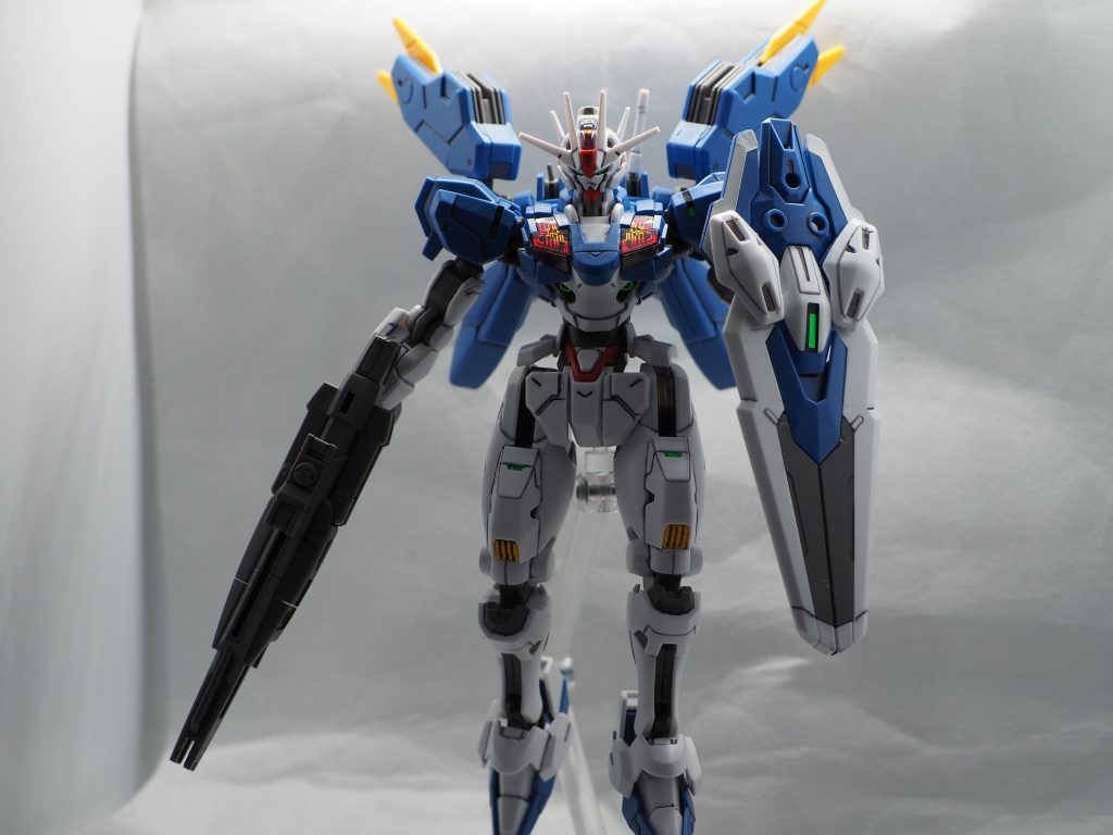 作品を観てないのでポーズ等わからず、申し訳ありません🙈とても作りやすい、出来がいい！手の加えようがない良いガンプラだと思いました😆