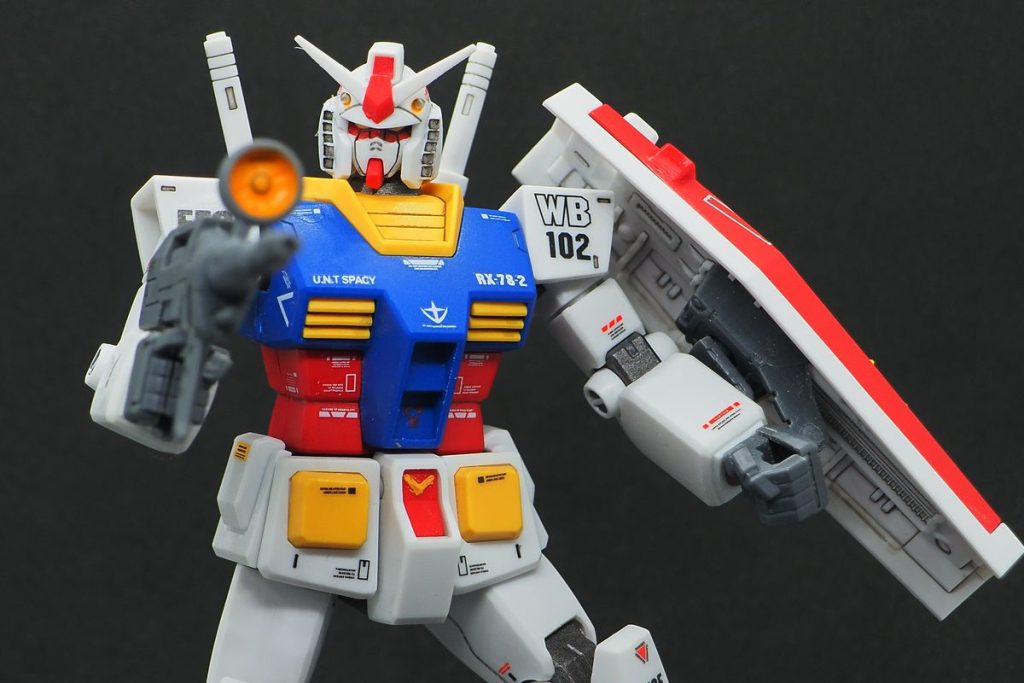 今年初組み立てのガンプラなので、徹底的に合わせ目消しをしました(gundam-kao5)メインカメラもホイールシールを使わず、極細面相筆で(gundam-kao5)