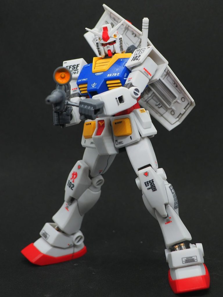 旧キットでこのポーズは辛いですね(gundam-kao5)