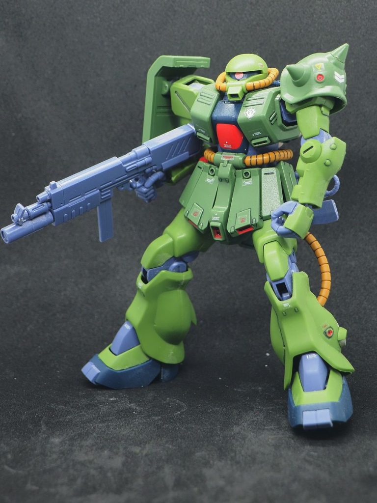 マシンガンがでかすぎる印象ですよね(zaku-kao4)