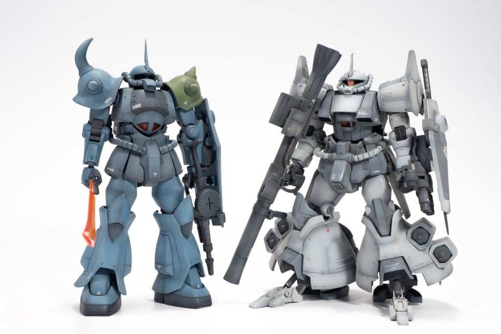 おまけで以前作成したグフフライトタイプとツーショット。カスタムしているのもありますがこう見ると全然違いますね。