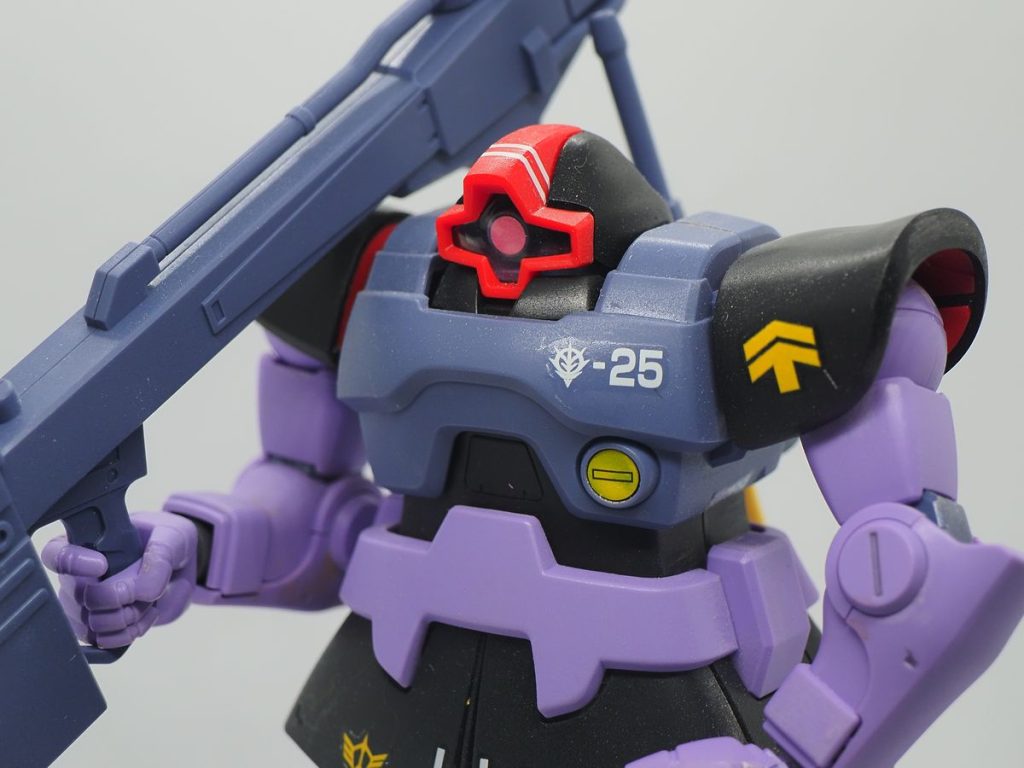 はい、こちらは一般機ドムと言えばこのカラーがしっくり来ます(zaku-kao5)