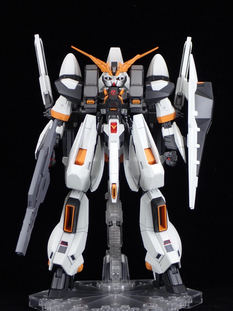 ヒザ部分で3mm短縮しています。今回塗膜が異常に弱くなったのでポーズ変更できない…特に白が弱い。色が気に入らなくて何度も重ねたのが原因か？