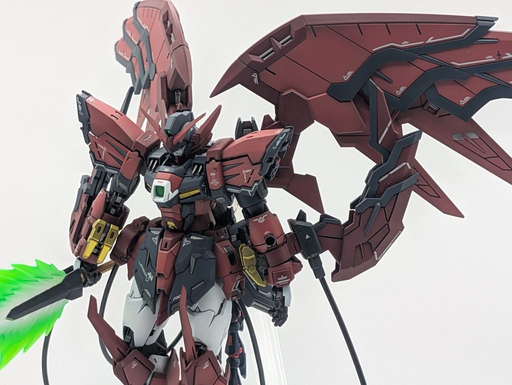 エピオンと言えば僕のイメージでは、【漆黒】と言うイメージでしたので、塗装はなるべく重たくイメージし、艶消し仕上げしました。