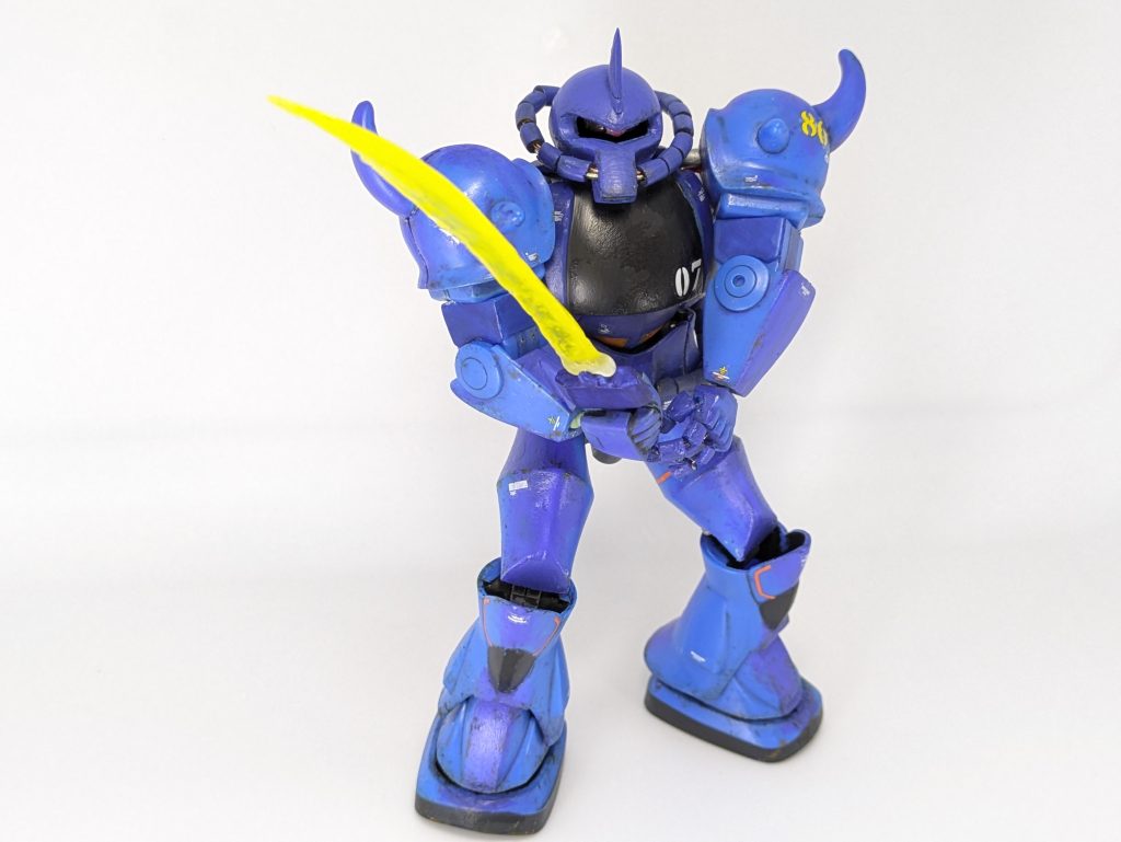 ヒート剣はプラ板で原型を作ったあと、おゆまるで型取りをしてuvレジンで製作しました。ネオジム磁石を封入しているので柄との脱着ができます。