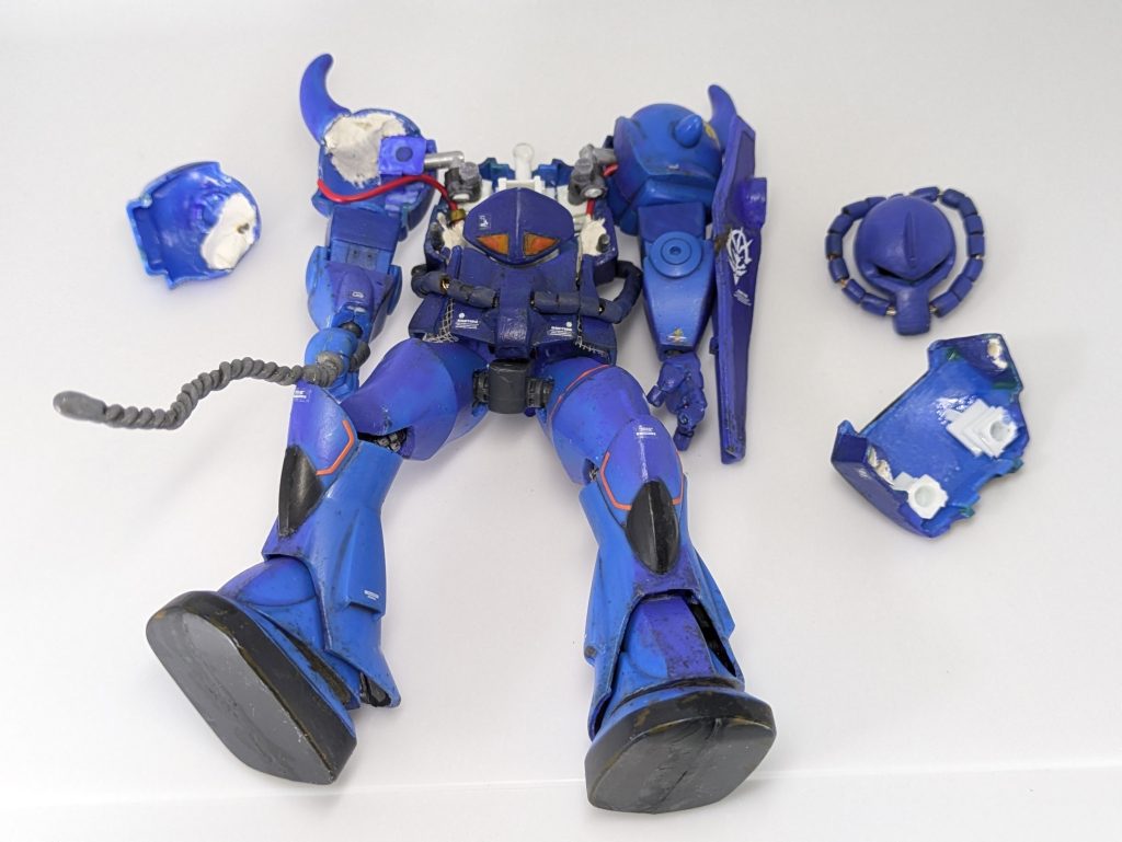 プラモ製作中の様子をジオラマで再現したかったので、スナップフィット化させたこの姿が真の完成像です。完成ジオラマは「内科医、モデラ―になる。」をご参照ください。