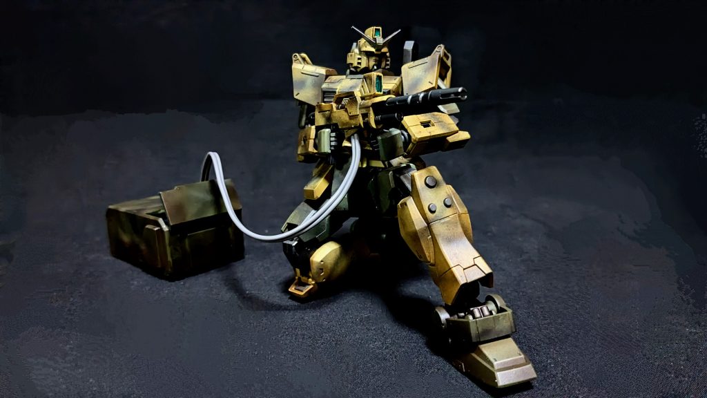 センサユニット流用＝ならビームライフル使えるくね？ジムボディだとジェネレータ出力不足＝ビームライフル用リソースは外付けジェネレータ背負って後方支援＝遠目に見つからないように迷彩その他諸々できるの？＝きっとテンガロンかぶったおじいちゃんが何とかしてくれるというガバガバ妄想設定の機体です。